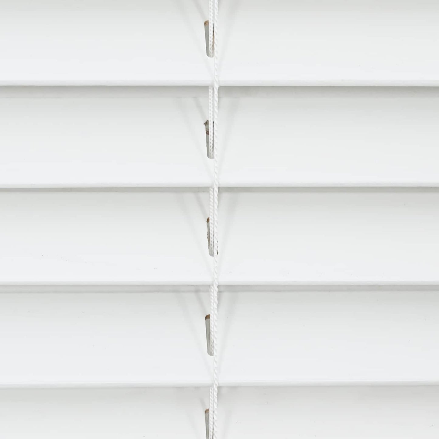 vidaXL Βενετσιάνικη Σκίαση Λευκό 135 x 160 εκ. 35 mm