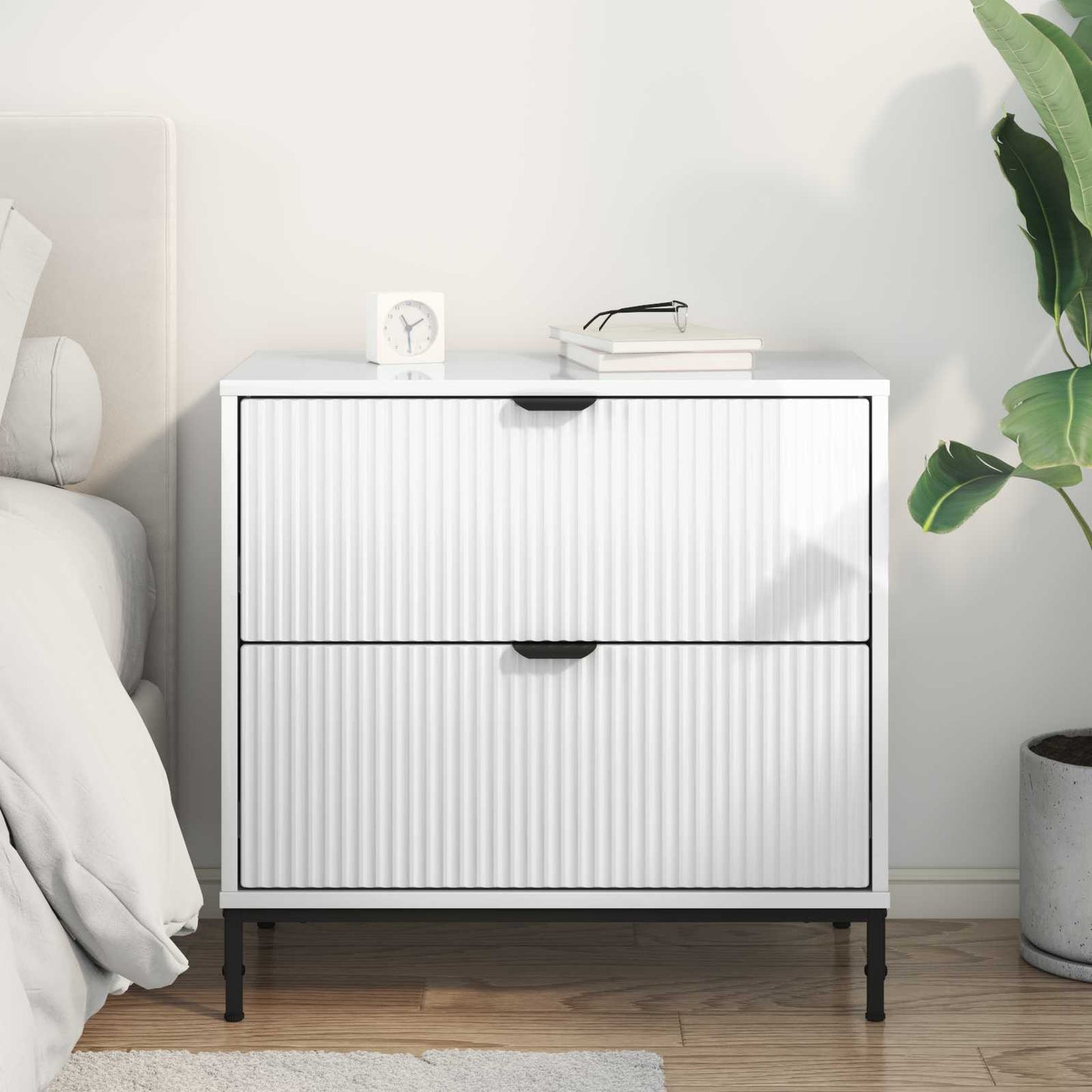 vidaXL Κομοδίνο Γυαλιστερό λευκό 63.5 x 36 x 61 εκ Επεξεργασμένο ξύλο