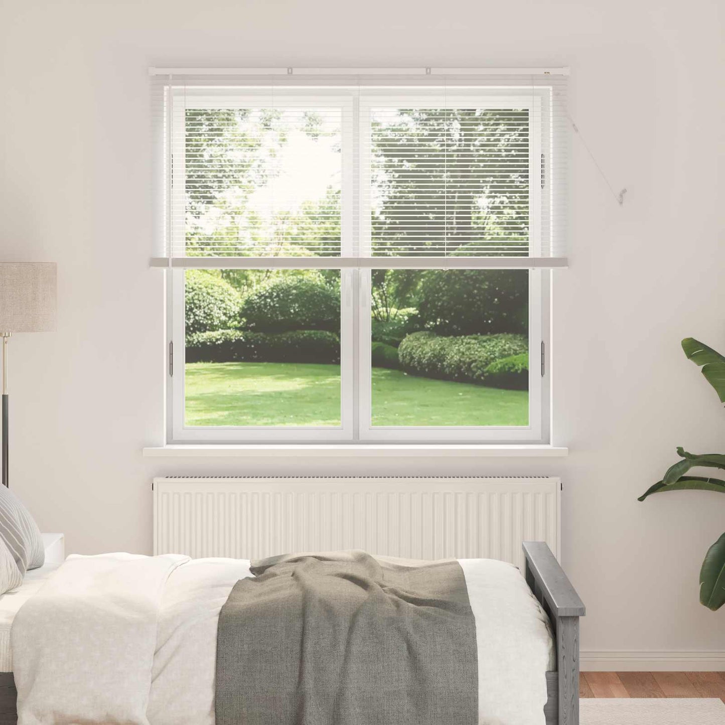 vidaXL Βενετσιάνικη Σκίαση Λευκός 150 x 160 cm 25 mm PVC