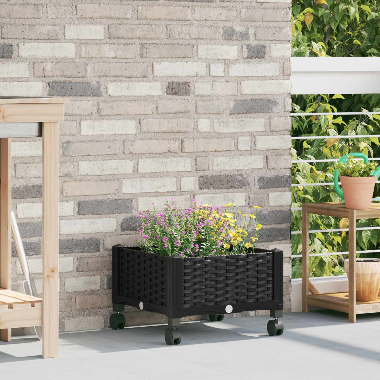 vidaXL Κήπος Γλαστράκι με Ροδάκια Μαύρο 40 x 40 x 29 εκ PP